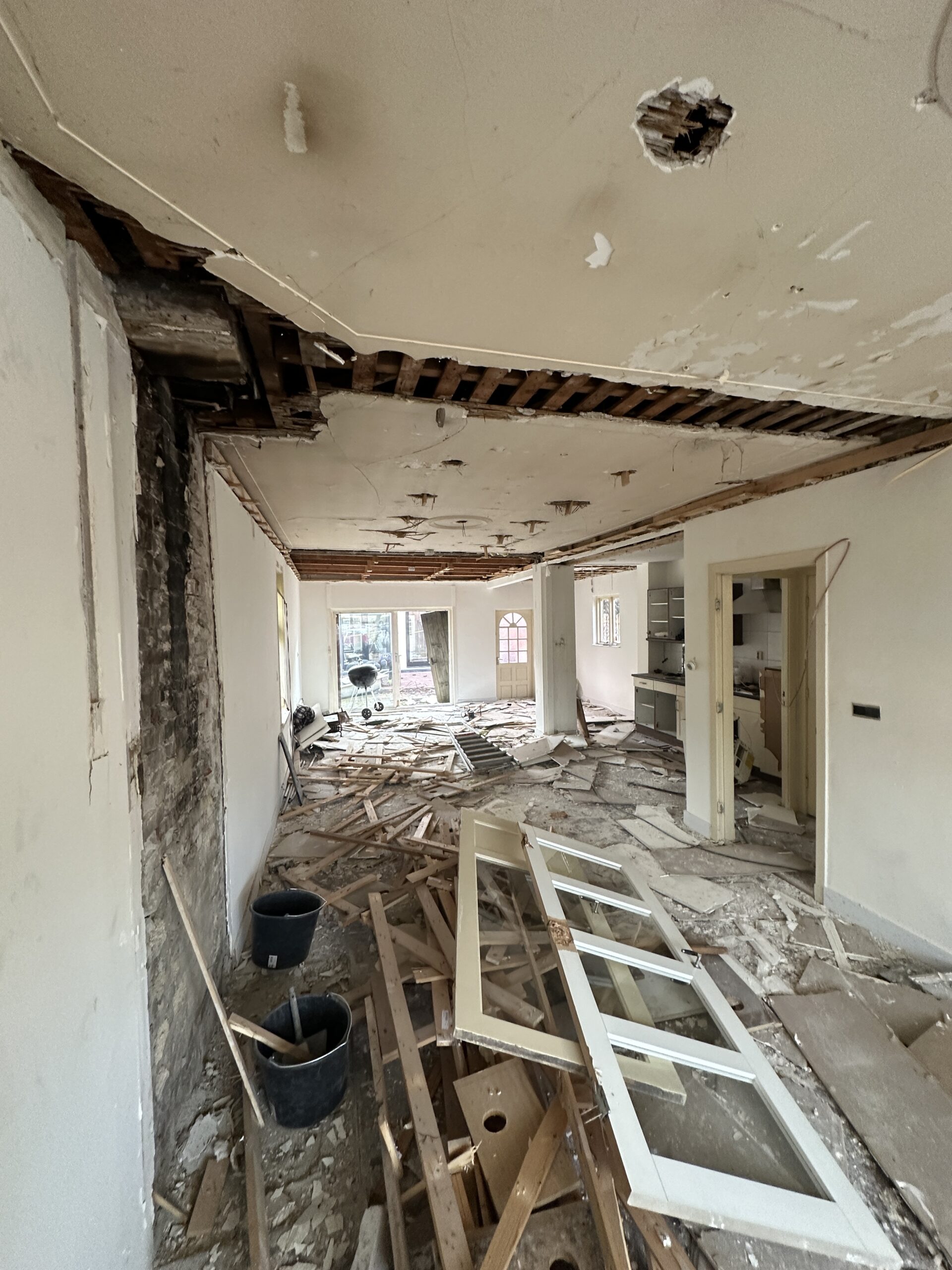 Badkamer, elektra en kozijnen vernieuwd tijdens woningrenovatie in Nieuwegein