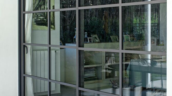 Slanke aluminium schuifpui met triple glas – maatwerk aluminium kozijnen Nieuwegein